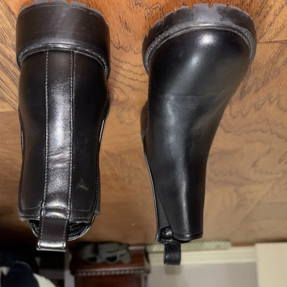 Steve Madden Classic Black Ankle Booties - Picture 3 of 9